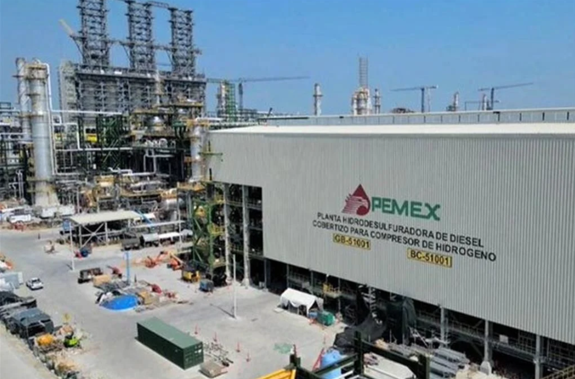 La refinería actualmente puede producir 340 mil barriles por día