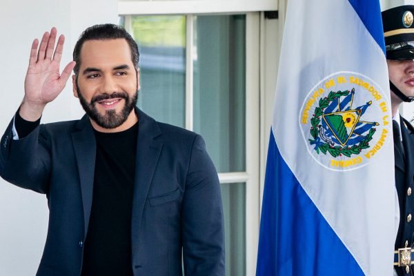 04int-elsalvador-termlimits-01-kqvz-videoSixteenByNineJumbo1600