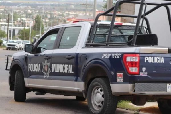 15314-resguardan-policias-municipales-en-cuauhtemoc-a-bebe-abandonado-678x381-1