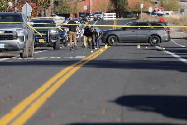 2026-10-15T235752Z1949273182RC2Z3OAMNZTGRTRMADP3OREGON-SHOOTING-02aa9b