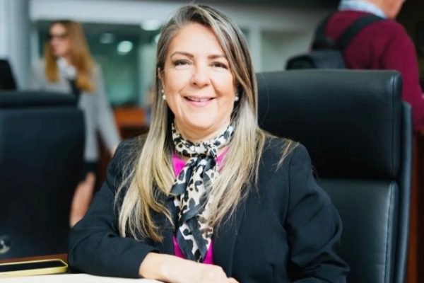 38dca8fc-ee2a-4aad-a18b-130f17228e36