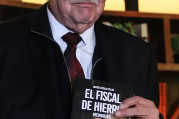 Presentación del libro El Fiscal de Hierro