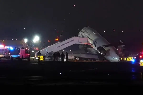 ChocaC320conC320en20LaGuardia20Nueva20Reportan20Heridos