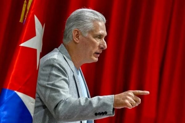 Diaz-Canel-Cuba-tiene-el-derecho-legitimo-a-defenderse-de-una-arremetida-belica-696x464-1