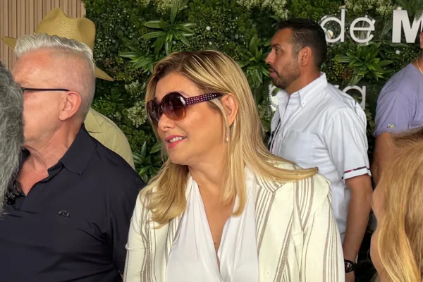 a85b43fb-4428-4985-8c56-d7f0781c775d-1