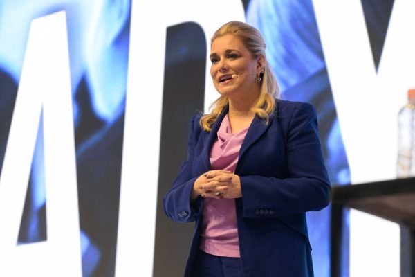 c54e844f-b489-4f16-b33d-11e9c1ae11a9