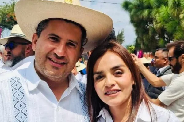 carlos-manzo-vivira-por-siempre-grecia-quiroz