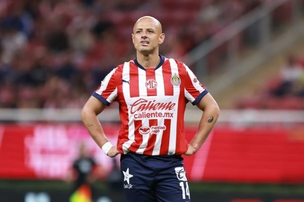 chivas-oficial-salida-javier-chicharito