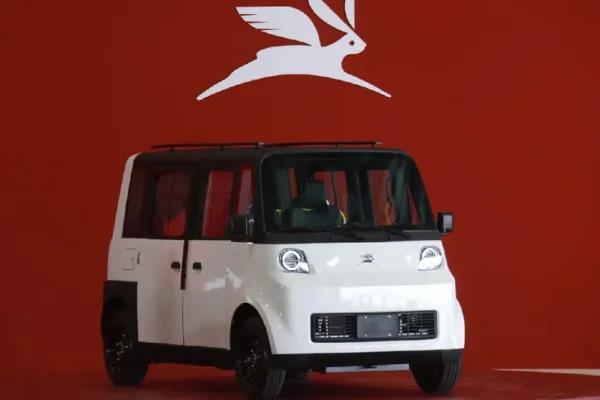 claudia-sheinbaum-estrena-auto-olinia-1