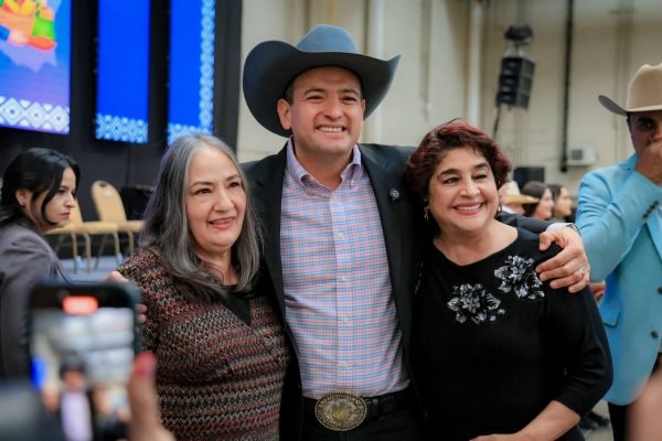 ef94227d-bd9c-4c24-b03f-1fd24368ad74 ef94227d-bd9c-4c24-b03f-1fd24368ad74