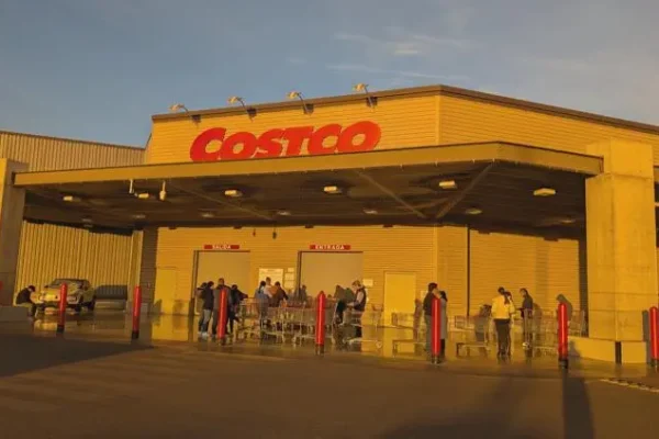 familias-esperan-en-fila-desde-temprano-para-compr