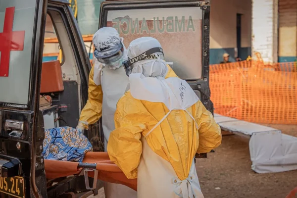 francia-detecta-el-primer-caso-positivo-de-ebola-y-activa-de-forma-inmediata-los-protocolos-de-segur_da39-3