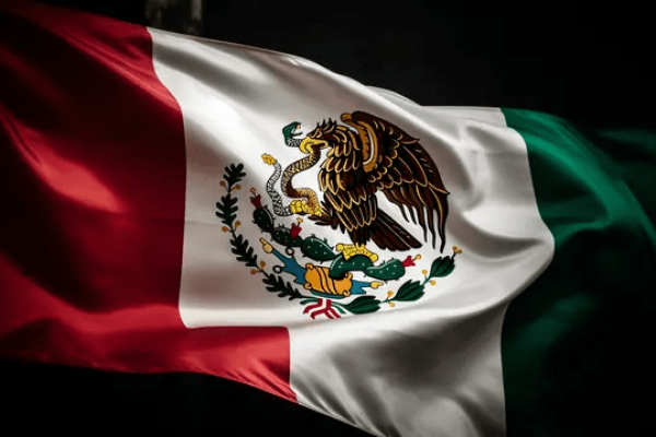 pngtree-mexican-flag-flying-in-the-wind-image_804220