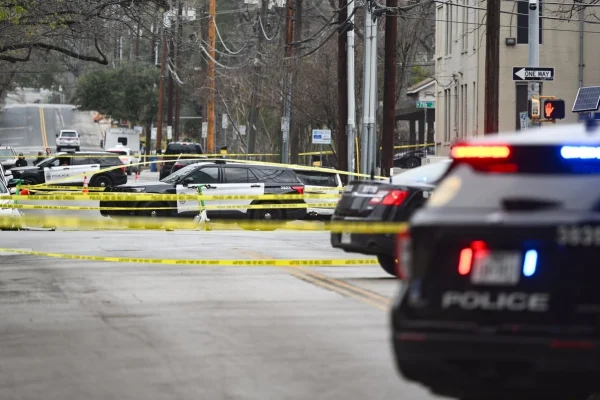 tres-muertos-y-14-heridos-en-tiroteo-en-un-bar-de-austin-texas_fce5afa9-81cb-46ff-b9f6-9aaad728c39c_medialjnimgndimagefullsize